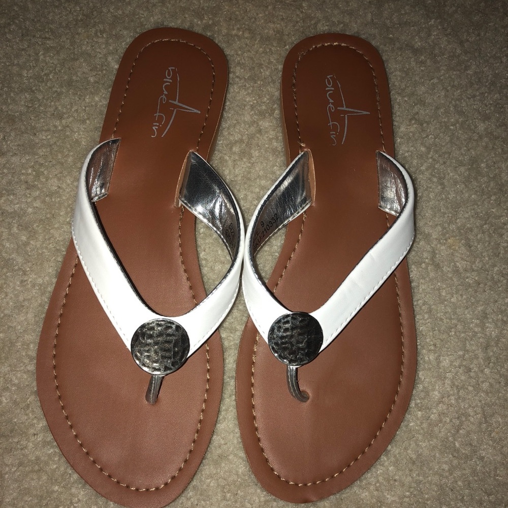 bluefin flip flop sandals